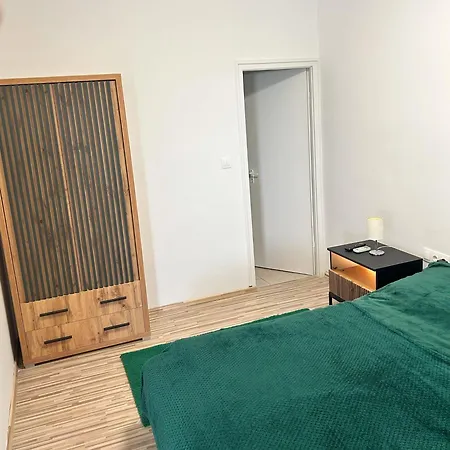 Nosztalgia Balaton Apartmanhaz Апартаменты
