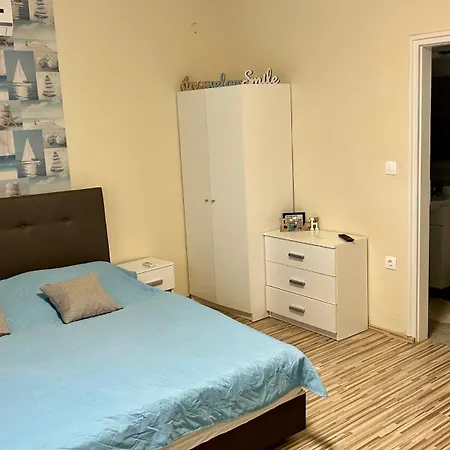 Nosztalgia Balaton Apartmanhaz * Вонярцвашхедь