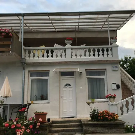 Nosztalgia Balaton Apartmanhaz Vonyarcvashegy