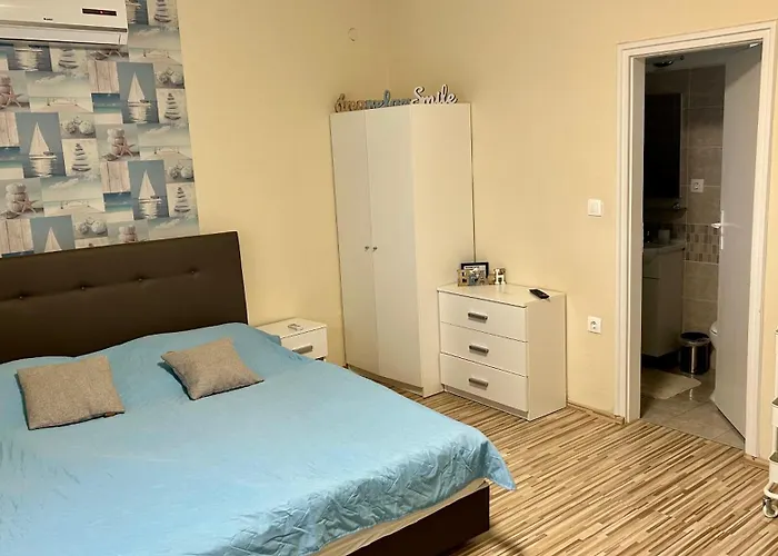 Nosztalgia Balaton Apartmanhaz * פוניארצוושהג'