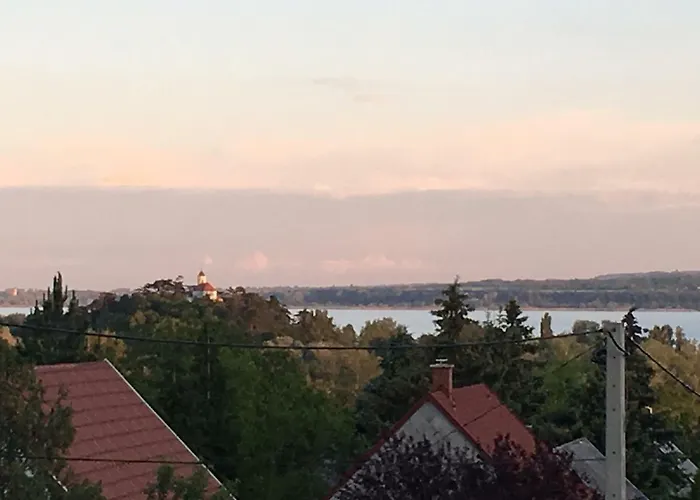 דירה Nosztalgia Balaton Apartmanhaz פוניארצוושהג'