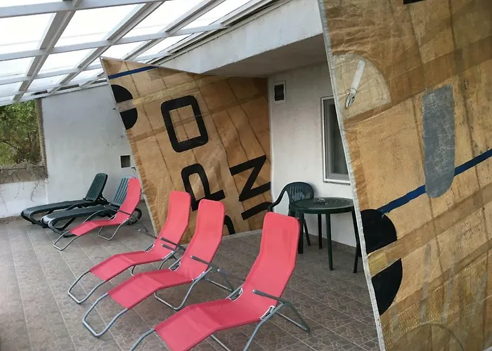 Nosztalgia Balaton Apartmanhaz פוניארצוושהג'